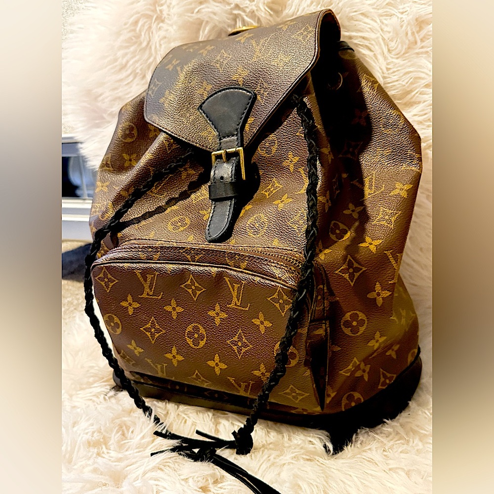LV Vintage 100% Authentic Louis Vuitton Monogram Canvas Rucksack